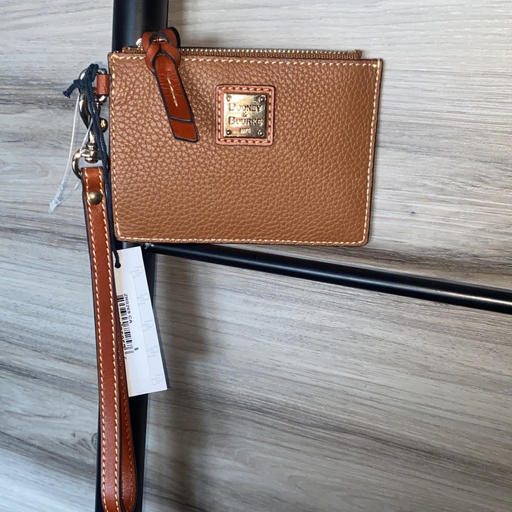 NWT- Dooney & Bourke Pebble Leather Zip Top Card Wristlet, Caramel